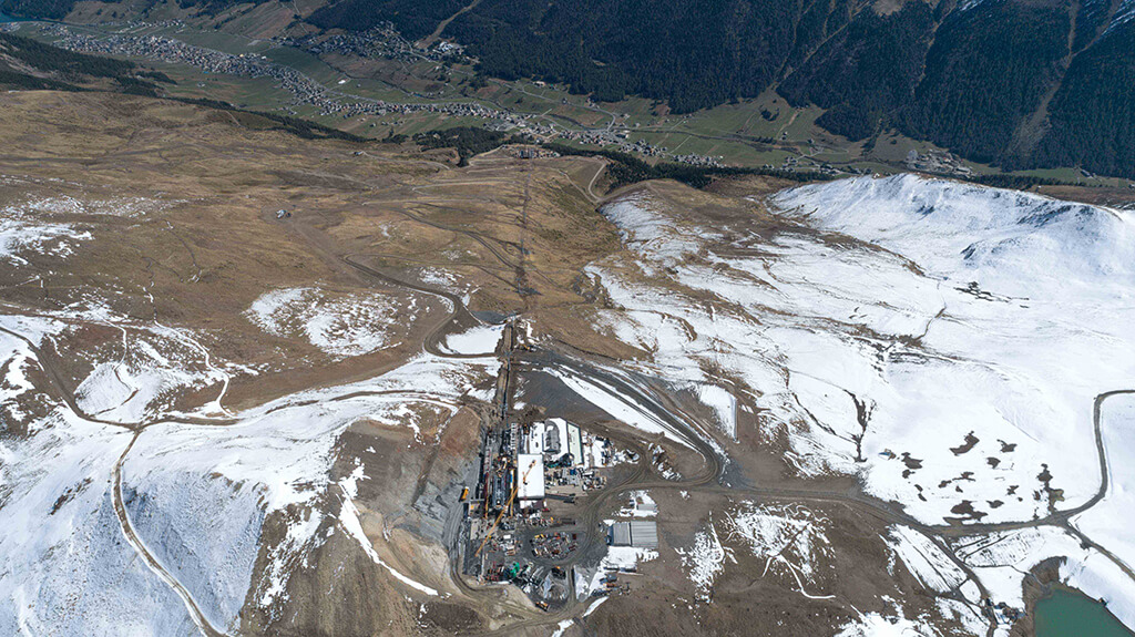 Nuova cabinovia Carosello 3000 new Carosello 3000 lift gondola Livigno